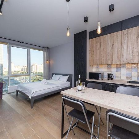 Stylish Panoramic Apartments. Smartplaza. Metro Minskaya 키예프 외부 사진