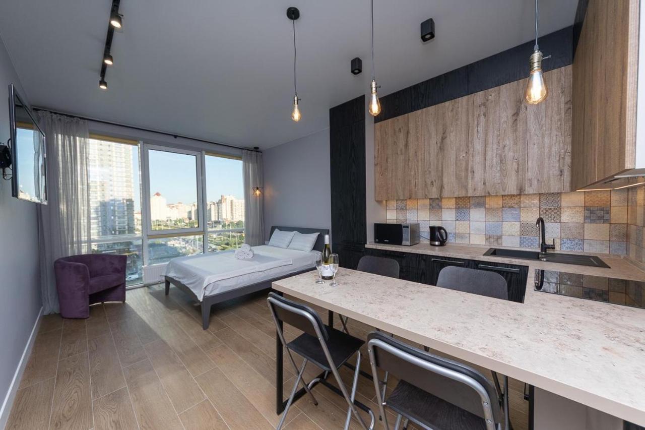 Stylish Panoramic Apartments. Smartplaza. Metro Minskaya 키예프 외부 사진