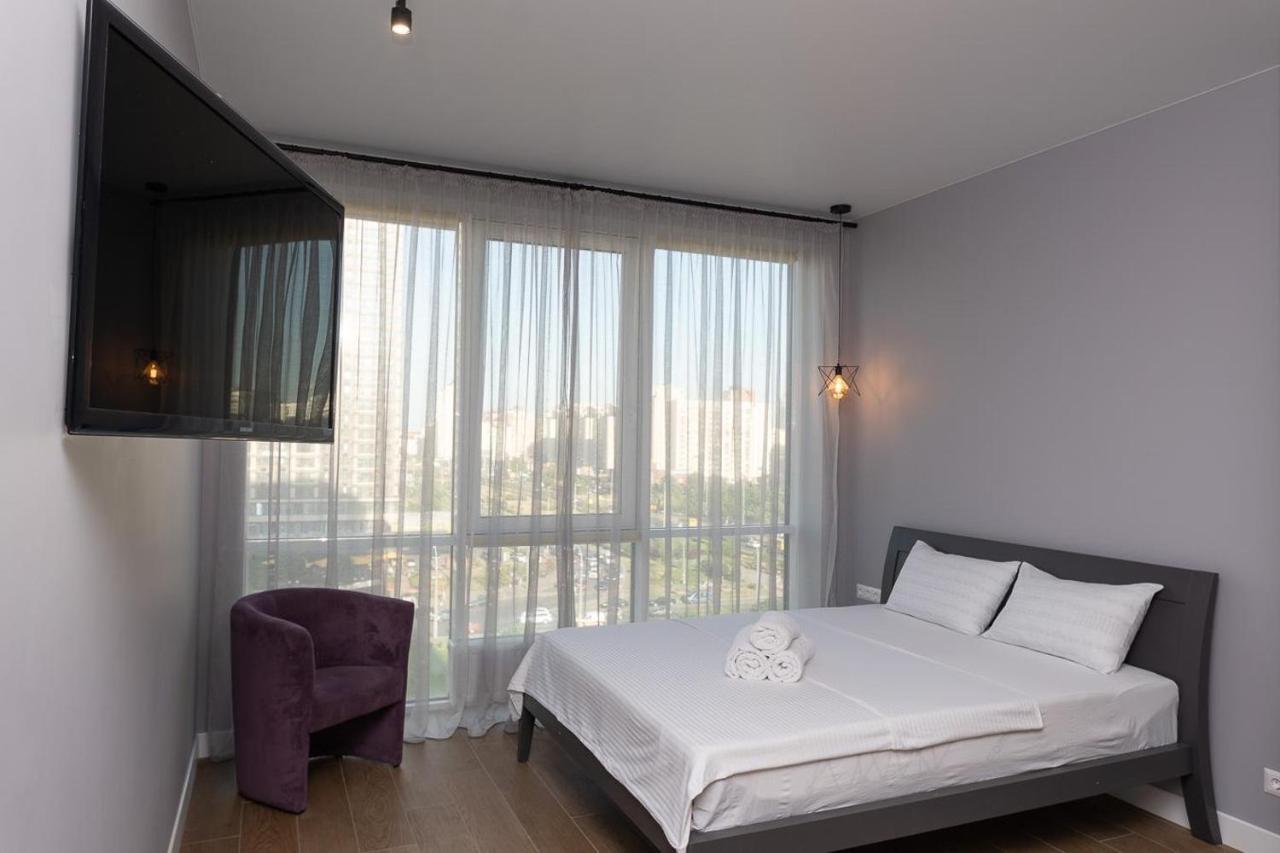 Stylish Panoramic Apartments. Smartplaza. Metro Minskaya 키예프 외부 사진