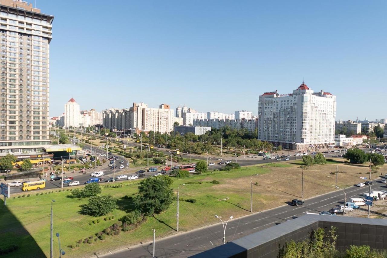 Stylish Panoramic Apartments. Smartplaza. Metro Minskaya 키예프 외부 사진